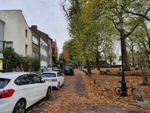 Autumn day in Pond Square